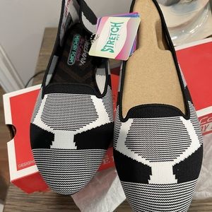 Skechers Sherlock flats